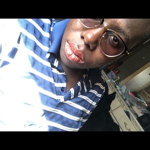 Meet your Posher, Rhoyale